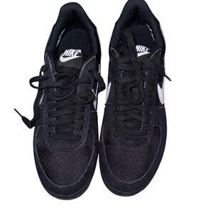 NIKE FIELD GENERAL Black and White Sneakers Mens 8 and Woman’s 9.5